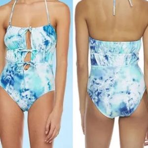 Versatile one piece swimsuit, can wear multiple ways.